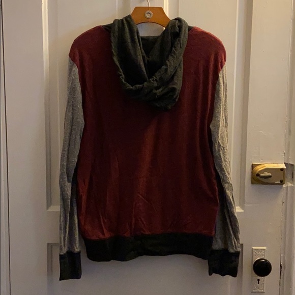 American Eagle Long Sleeve Color Block Hoodie Tee - Picture 3 of 4